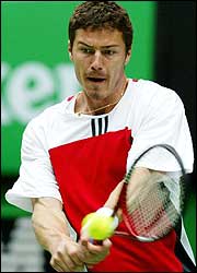 Safin subi&oacute; dos lugares y est&aacute; sexto